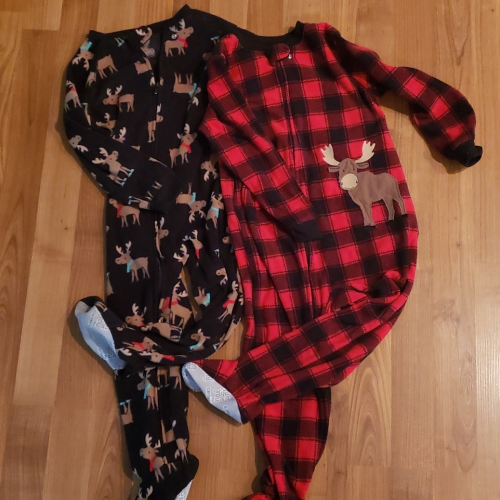 Set of 2 Holiday footie pajamas